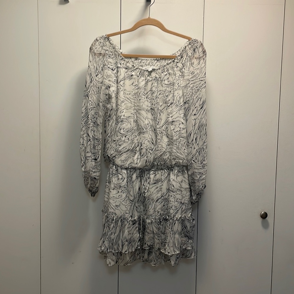 Flowy dress by Elizabeth & James- size L